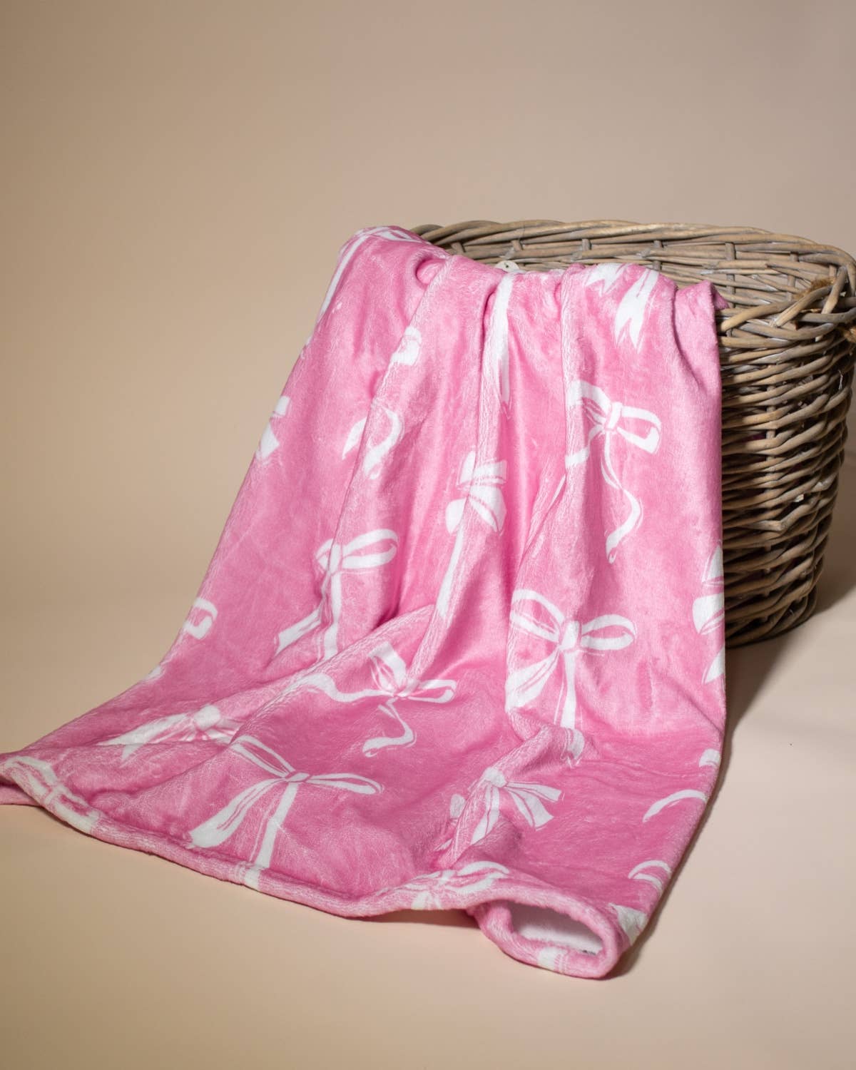 Hannah Bow Throw Pink 50x60