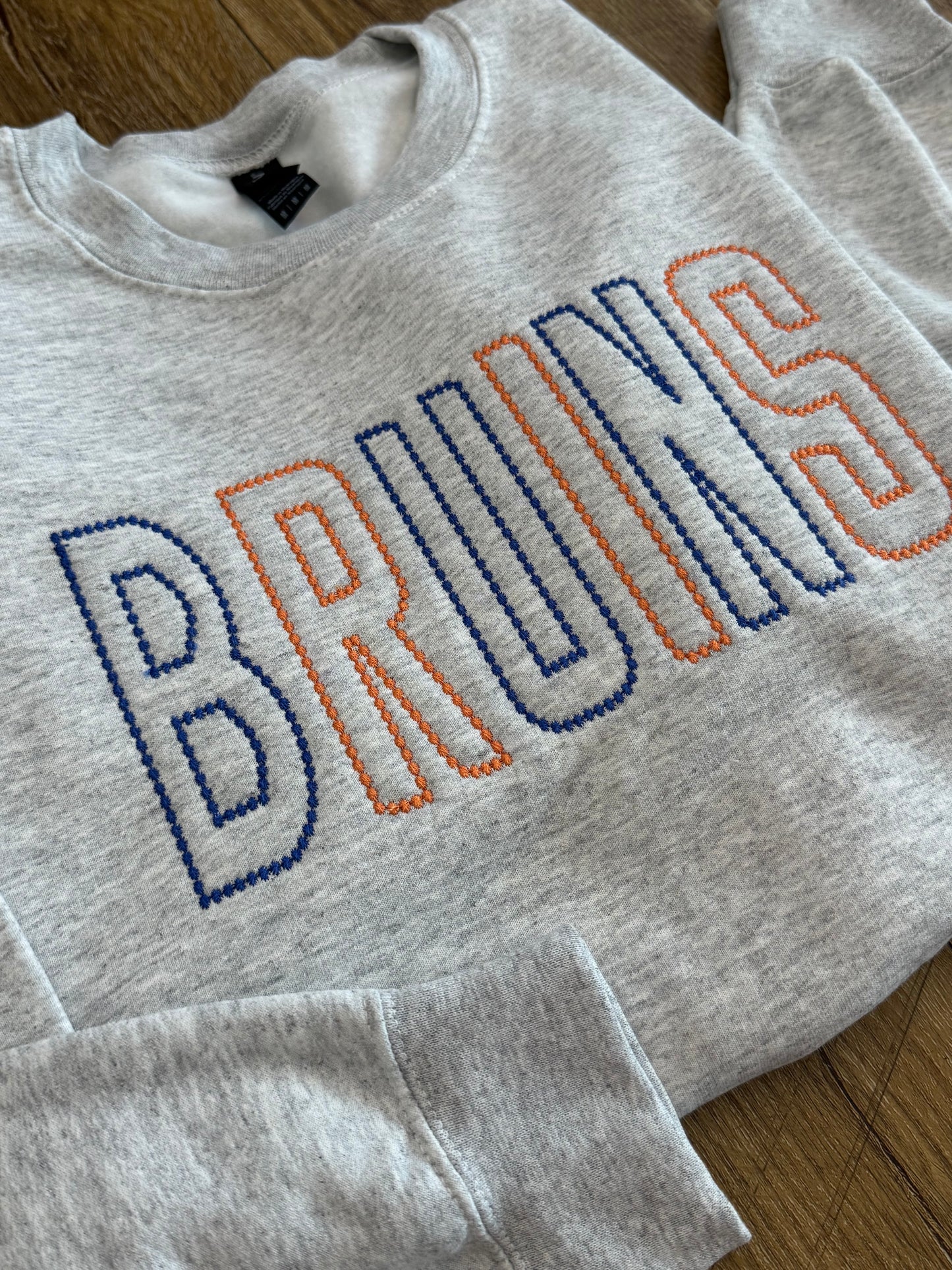 Bruins Embroidered Dot Mascot