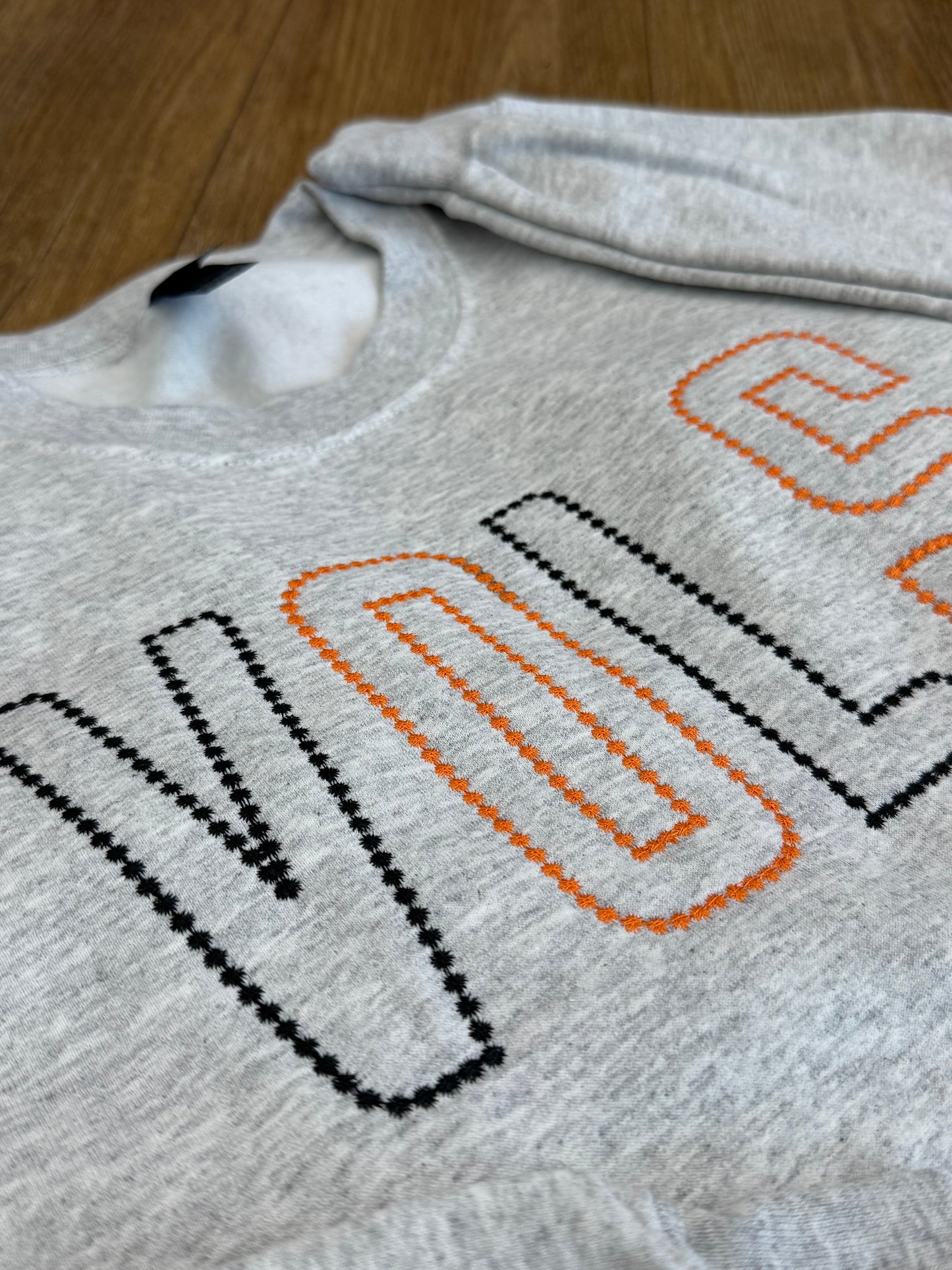 Vols Embroidered Dot Mascot